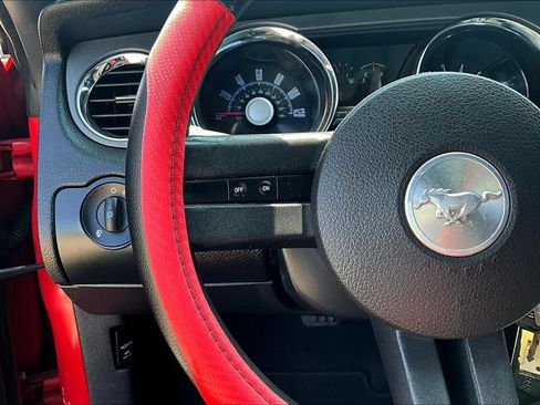 Used 2010 Ford Mustang Coupe RWD image 10