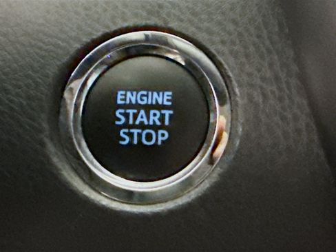 Used 2022 Toyota Camry SE w/ Convenience Package FWD image 21