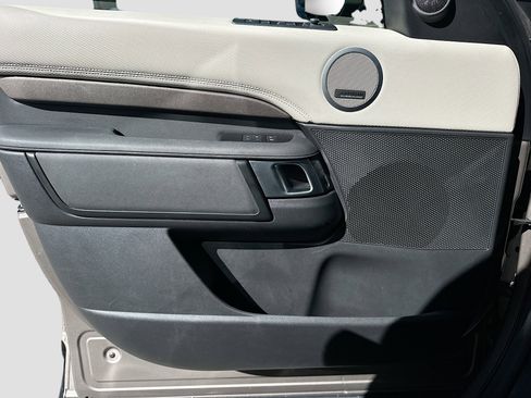 Used 2021 Land Rover Discovery HSE R-Dynamic image 22