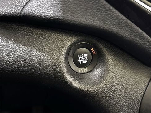 Used 2021 Jeep Cherokee Latitude Lux w/ Sun & Sound Group image 17