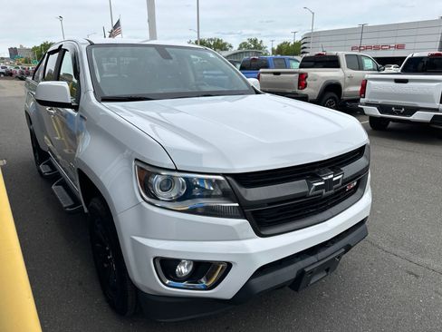 Used 2019 Chevrolet Colorado Z71 AWD/4WD image 3