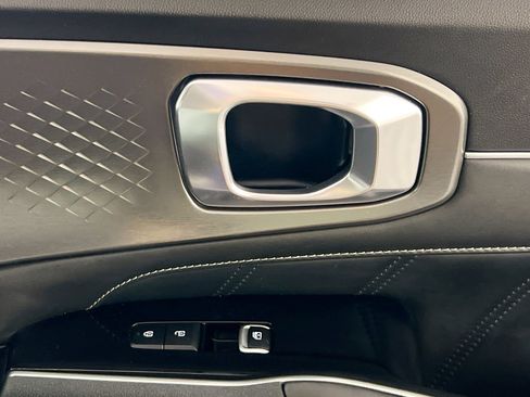 Used 2022 Kia Sorento SX image 32