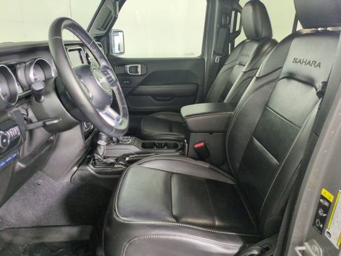 Used 2021 Jeep Wrangler Unlimited Sahara w/ Cold Weather Group AWD/4WD image 9