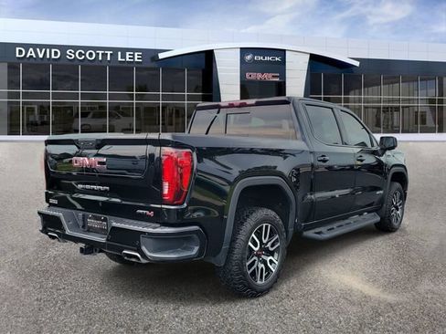 Used 2023 GMC Sierra 1500 AT4 w/ Technology Package AWD/4WD image 4