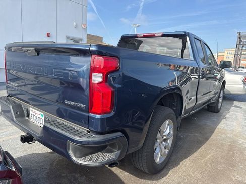 Used 2021 Chevrolet Silverado 1500 Custom image 3