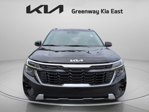 Certified 2024 Kia Seltos EX FWD image 11