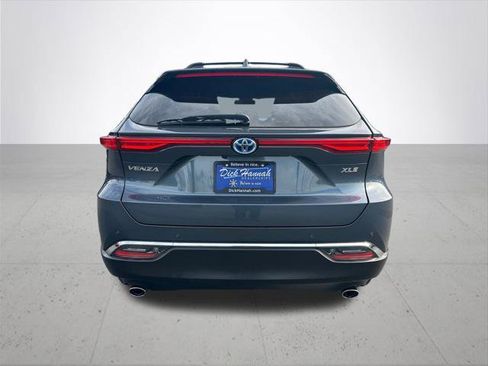 Certified 2024 Toyota Venza XLE image 9