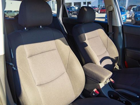 Used 2012 Hyundai Elantra GLS w/ Preferred Pkg image 13