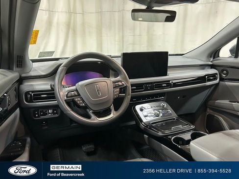 Used 2022 Lincoln Nautilus Reserve w/ Equipment Group 201A image 14