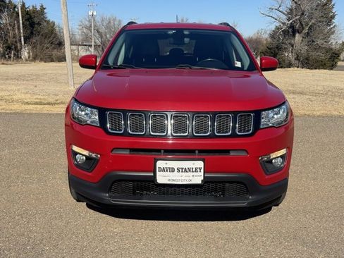 Used 2019 Jeep Compass Latitude w/ Cold Weather Group image 2