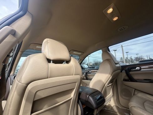 Used 2011 Buick Enclave CXL image 26