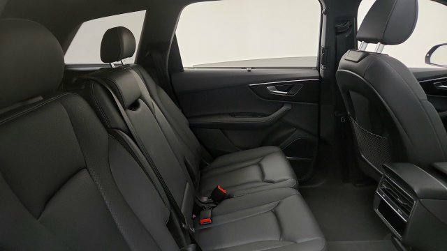 Used 2025 Audi Q7 3.0T Premium Plus w/ Premium Plus Package AWD/4WD image 39