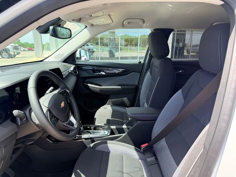 New 2026 Chevrolet TrailBlazer LT w/ Convenience Package FWD image 12