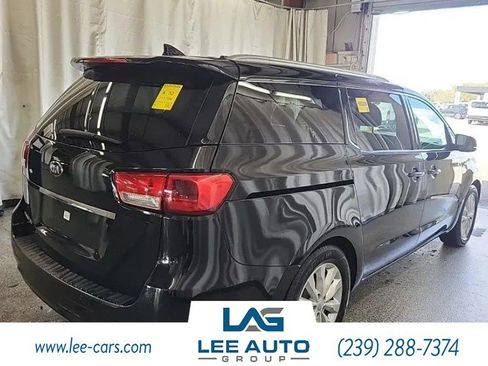 Used 2015 Kia Sedona EX w/ EX Premium Package image 2