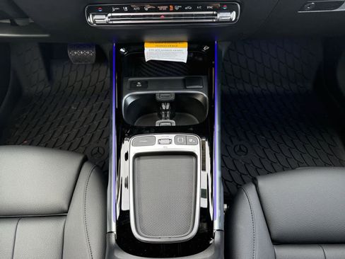 New 2025 Mercedes-Benz GLB 250 image 15