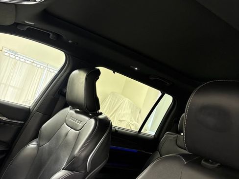 Used 2021 Jeep Grand Cherokee L Overland w/ Luxury Tech Group IV AWD/4WD image 18