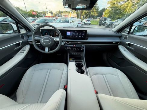 Used 2024 Hyundai Sonata SEL FWD image 2