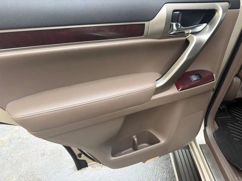Used 2015 Lexus GX 460 w/ Premium Package AWD/4WD image 43