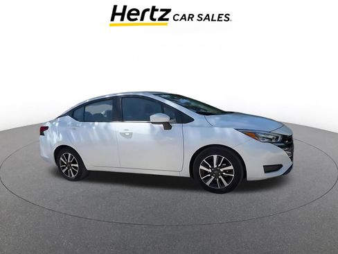 Used 2025 Nissan Versa SV FWD image 1