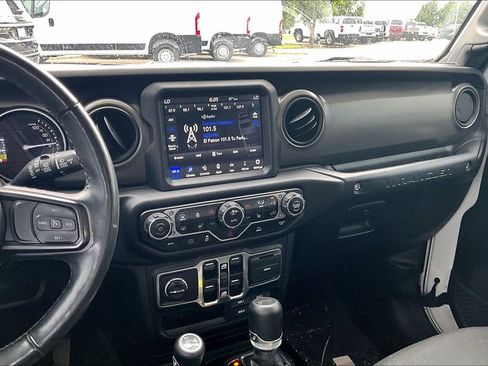 Used 2023 Jeep Wrangler Unlimited w/ Cold Weather Group AWD/4WD image 6