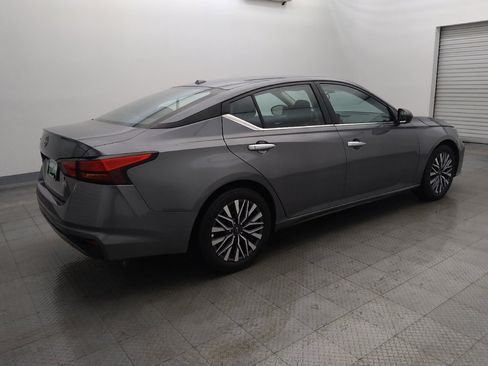 Used 2025 Nissan Altima 2.5 SV FWD image 10