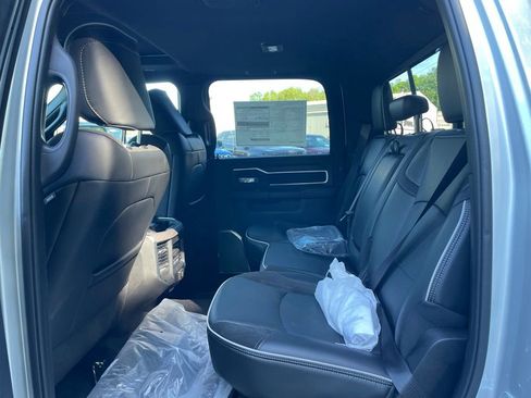 New 2026 RAM 2500 Laramie AWD/4WD image 14