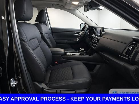 Used 2025 Nissan Pathfinder SV w/ SV Premium Package AWD/4WD image 15