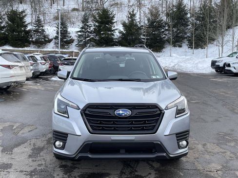 Used 2022 Subaru Forester Premium image 8
