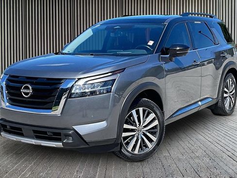 Used 2022 Nissan Pathfinder Platinum w/ Cargo Package FWD image 13