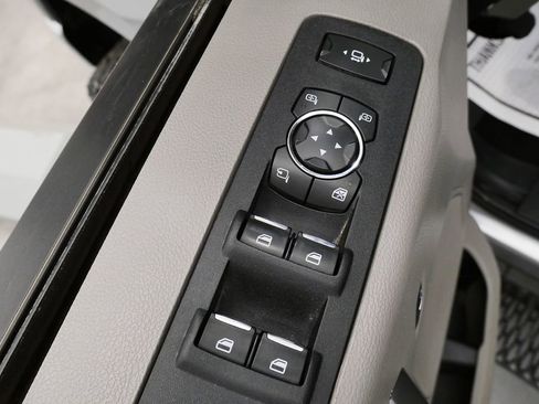 Used 2020 Ford F250 XLT w/ XLT Premium Package image 14