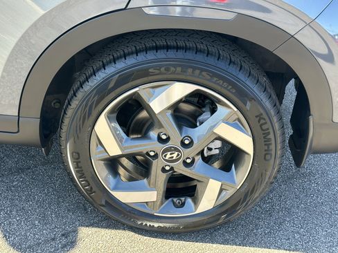 Used 2023 Hyundai Venue Limited w/ Cargo Package image 20