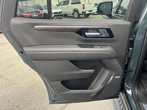 Used 2025 Chevrolet Tahoe Z71 w/ Comfort Package image 24