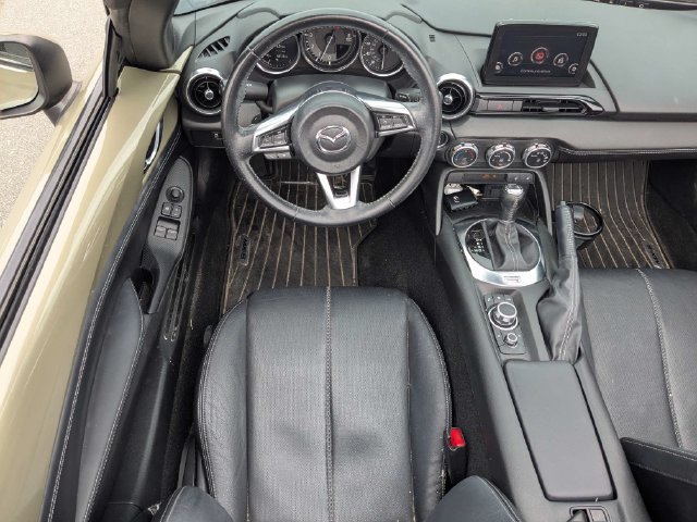 Used 2023 MAZDA MX-5 Miata Grand Touring RWD image 18