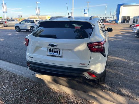 Used 2025 Chevrolet Trax RS w/ Sunroof Package image 6