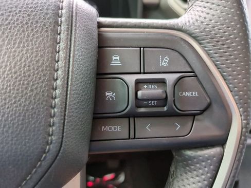 Used 2025 Toyota Tundra Limited AWD/4WD image 24