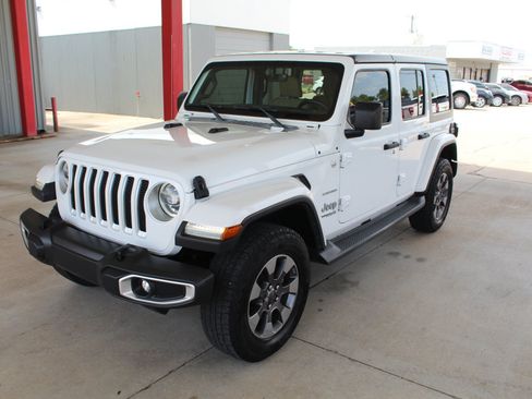 Used 2018 Jeep Wrangler Unlimited Sahara AWD/4WD image 49