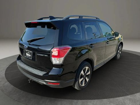Used 2017 Subaru Forester 2.5i Premium AWD/4WD image 5