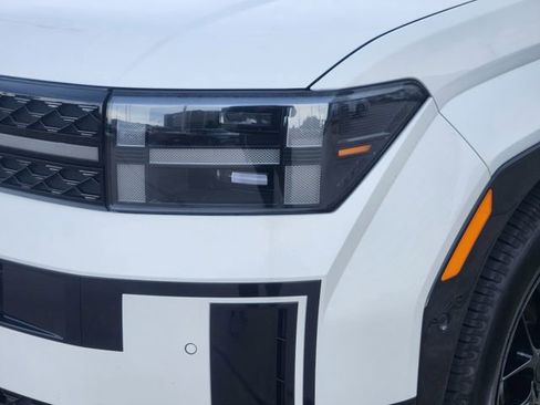 Used 2024 Hyundai Santa Fe Calligraphy FWD image 9