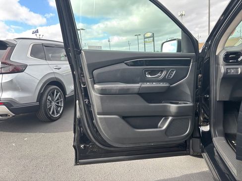 Used 2023 Honda Pilot Touring image 24