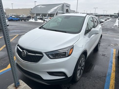 Used 2019 Buick Encore Essence image 2