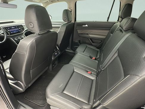Used 2023 Volkswagen Atlas SEL R-Line AWD/4WD image 9