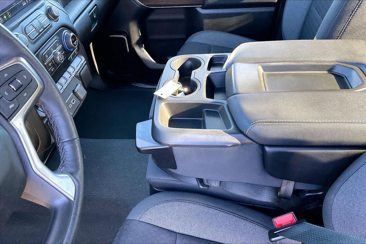 Used 2022 Chevrolet Silverado 1500 LT AWD/4WD image 16