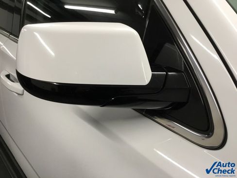 Used 2017 GMC Yukon SLT image 17