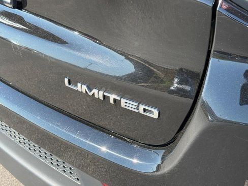 Used 2022 Jeep Compass Limited image 8