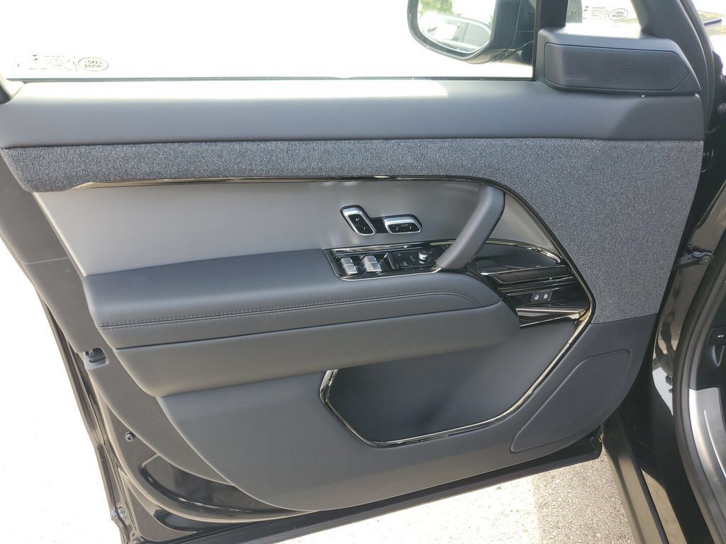 New 2026 Land Rover Range Rover Sport SE AWD/4WD image 7