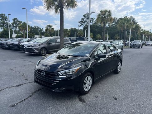 Used 2025 Nissan Versa S FWD image 5