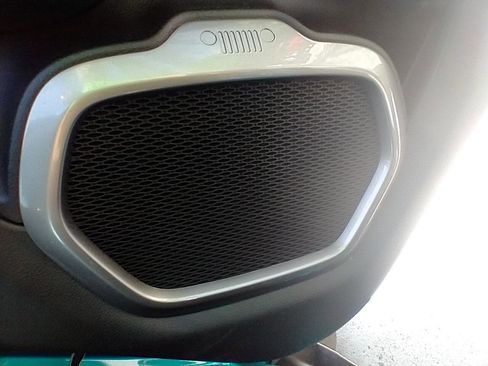 Used 2022 Jeep Renegade Limited image 12