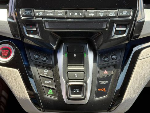 Used 2018 Honda Odyssey Elite image 17