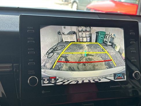 Used 2022 Toyota Camry XSE FWD image 17