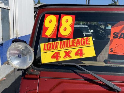 Used 1998 Jeep Wrangler SE image 18